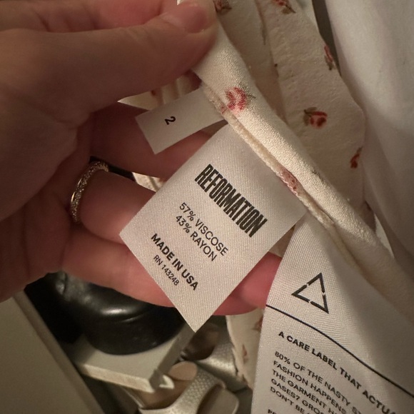 REFORMATION FLORAL DRESS - Picture 7 of 7